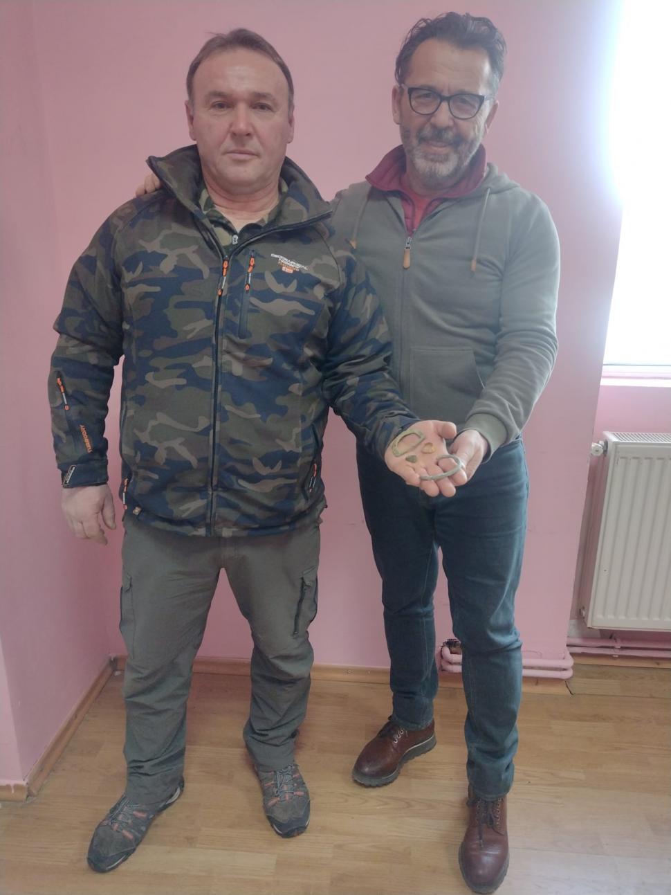 Descoperire arheologică rară într-o pădure din Bihor. Obiectul vechi de 1.500 de ani a fost dus la primărie 882713