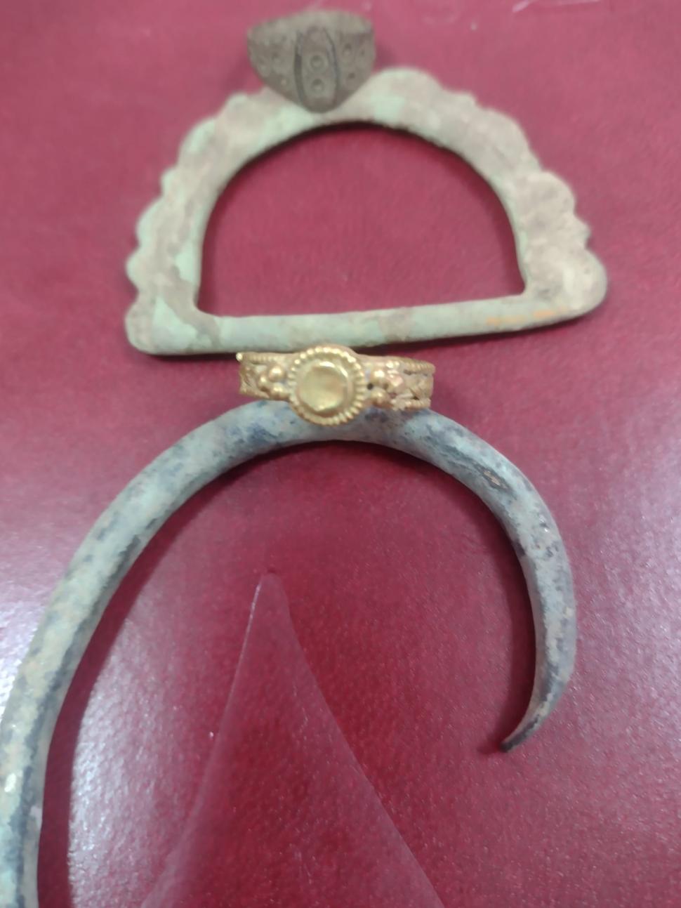 Descoperire arheologică rară într-o pădure din Bihor. Obiectul vechi de 1.500 de ani a fost dus la primărie 882715