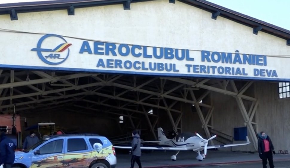 Lecții de zbor gratuite, pentru tinerii români care vor să obțină licență de pilot. Aeroclubul României a început înscrierile