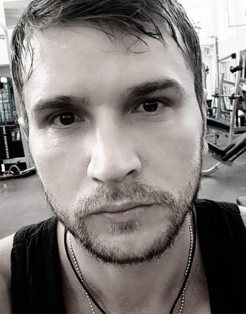 El este Adrian, tânărul ucis de cel mai bun prieten, la Slobozia! Trecătorii au crezut că doarme, pe o bancă 883141