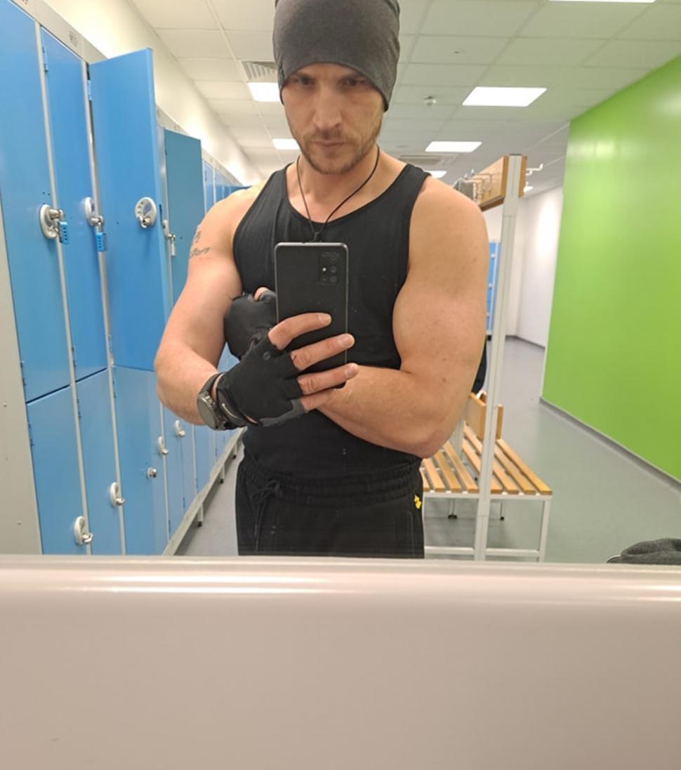 El este Adrian, tânărul ucis de cel mai bun prieten, la Slobozia! Trecătorii au crezut că doarme, pe o bancă 883145