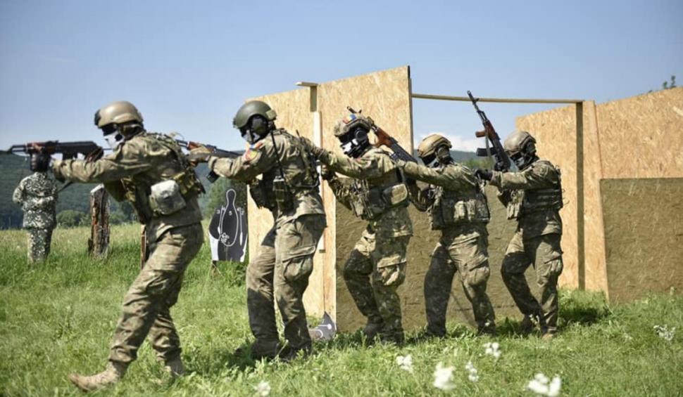Batalionul de Comando al Armatei Române face recrutări. Condițiile cerute pentru luptătorii din trupele speciale ale MAPN  883555