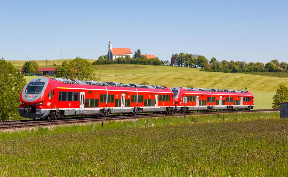 Data la care ajung în România noile trenuri poloneze. Pot circula cu o viteză maximă de 160 km/h  883830