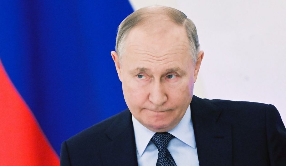 Vladimir Putin a ieșit în fața rușilor cu declarația de avere în care reapar mașinile GAZ și garajul de 18 metri pătrați | Cine îl ajută pe președintele rus să nu candideze singur în martie
