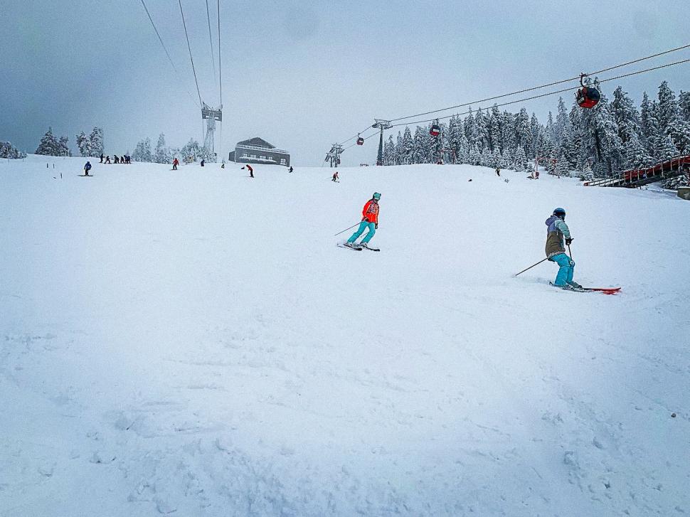 S-a deschis o nouă pârtie în Poiana Brașov: "Este excelentă pentru schiorii experimentați" 884005