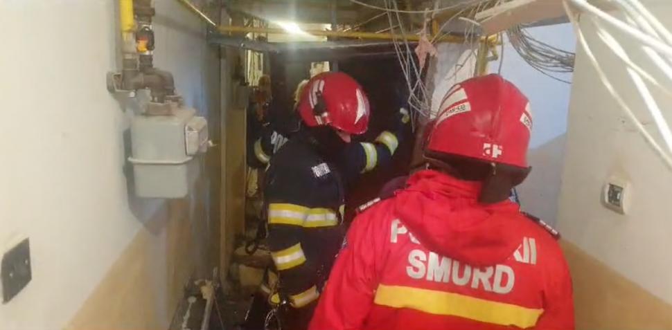 Explozie puternică într-un bloc din Galați! O persoană a ajuns la spital cu arsuri 883908