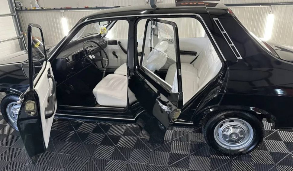"Nu-i păcat să o dea așa ieftin?". Prețul cu care se vinde o Dacia 1300 fabricată în 1978. Mașina a fost restaurată complet și are doar 60.000 de kilometri la bord