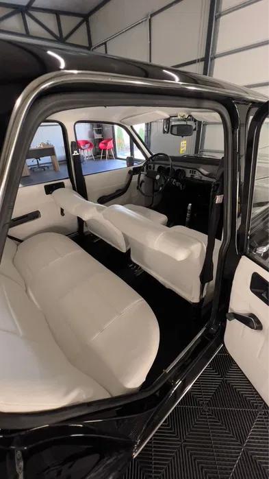 "Nu-i păcat să o dea așa ieftin?". Prețul cu care se vinde o Dacia 1300 fabricată în 1978. Mașina a fost restaurată complet și are doar 60.000 de kilometri la bord 884050