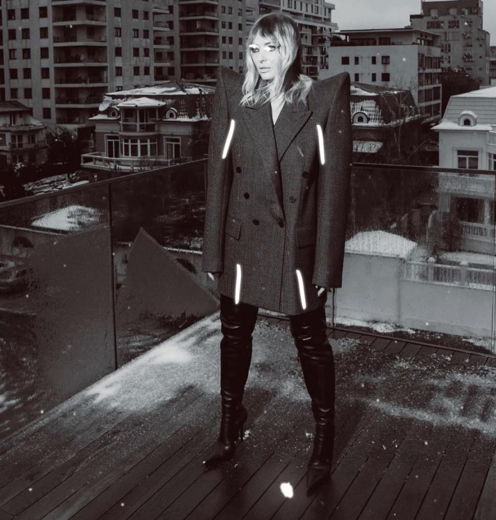 Imagini cu penthouse-ul de lux în care Delia Matache stă împreună cu soțul său. Apartamentul a costat 1,4 milioane de euro 884301