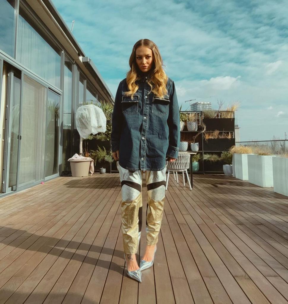 Imagini cu penthouse-ul de lux în care Delia Matache stă împreună cu soțul său. Apartamentul a costat 1,4 milioane de euro 884304