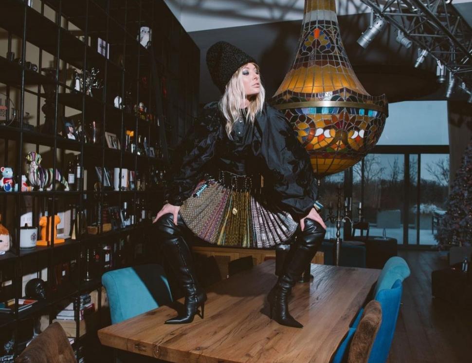 Imagini cu penthouse-ul de lux în care Delia Matache stă împreună cu soțul său. Apartamentul a costat 1,4 milioane de euro 884308