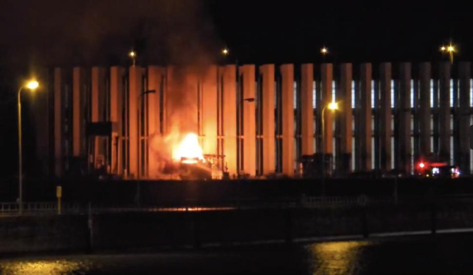 Incendiu major la Hidrocentrala Porțile de Fier. Pompierii intervin de urgență 884325