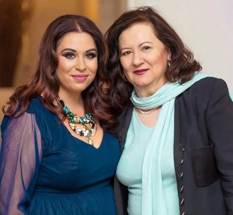 Prima fotografie după mult timp cu Mioara Roman. Detalii despre starea de sănătate a mamei Oanei Roman 884501