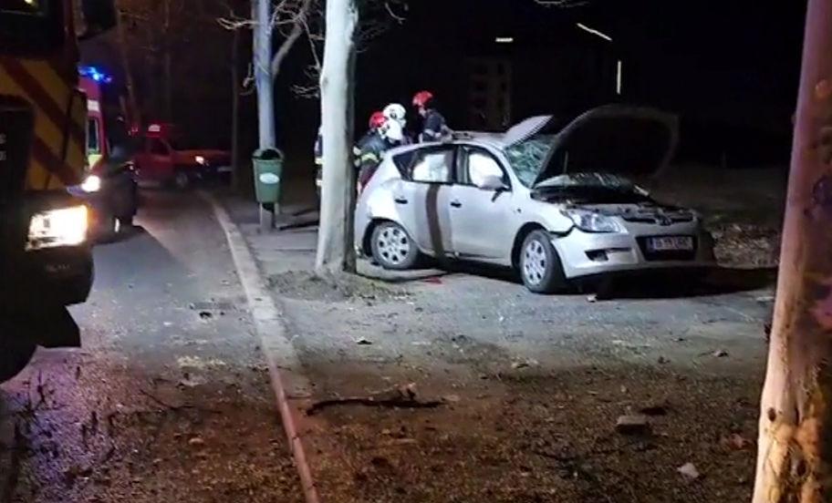 Accident cumplit pe Șoseaua Sisești din Bucureşti. Un tânăr de 18 ani a murit pe loc, după ce a intrat cu viteză într-un copac 884593