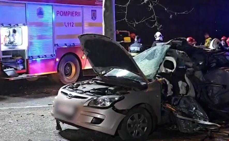 Accident cumplit pe Șoseaua Sisești din Bucureşti. Un tânăr de 18 ani a murit pe loc, după ce a intrat cu viteză într-un copac 884596