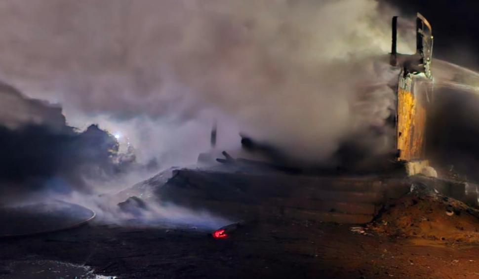 Incendiu violent la o cabană din Visca, Hunedoara. Construcţia a ars în totalitate 884652