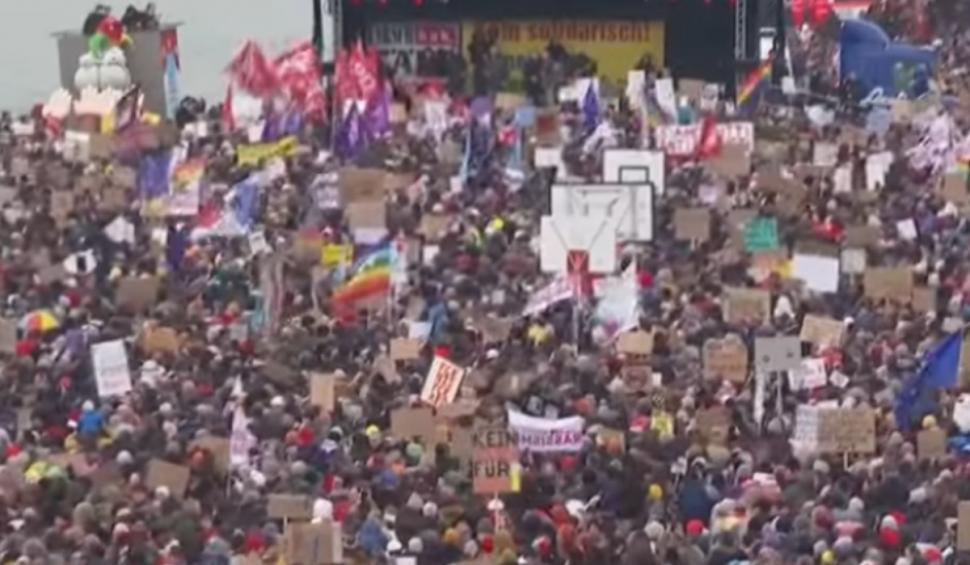 Sute de mii de oameni au participat la un miting împotriva extremei drepte, în Germania: "Toţi împreună împotriva fascismului!" 884637