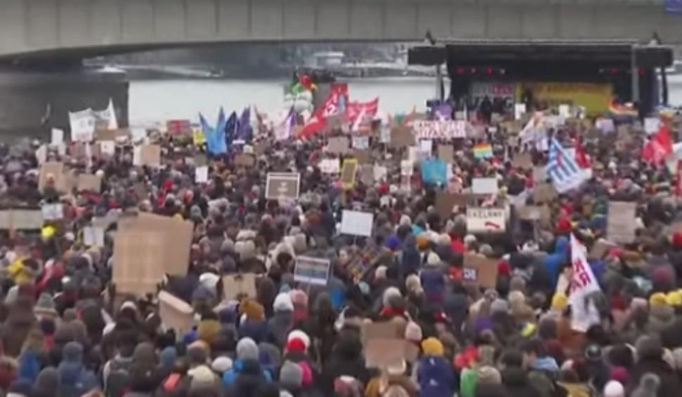 Sute de mii de oameni au participat la un miting împotriva extremei drepte, în Germania: "Toţi împreună împotriva fascismului!" 884638