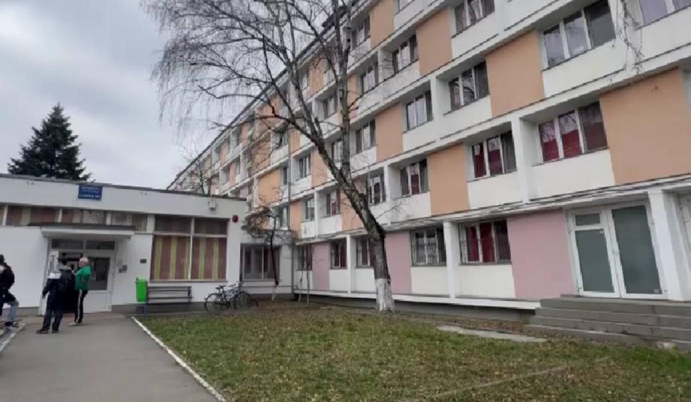Evacuare de urgență dintr-un cămin studenţesc din Timișoara, din cauza unor mari degajări de fum 884590