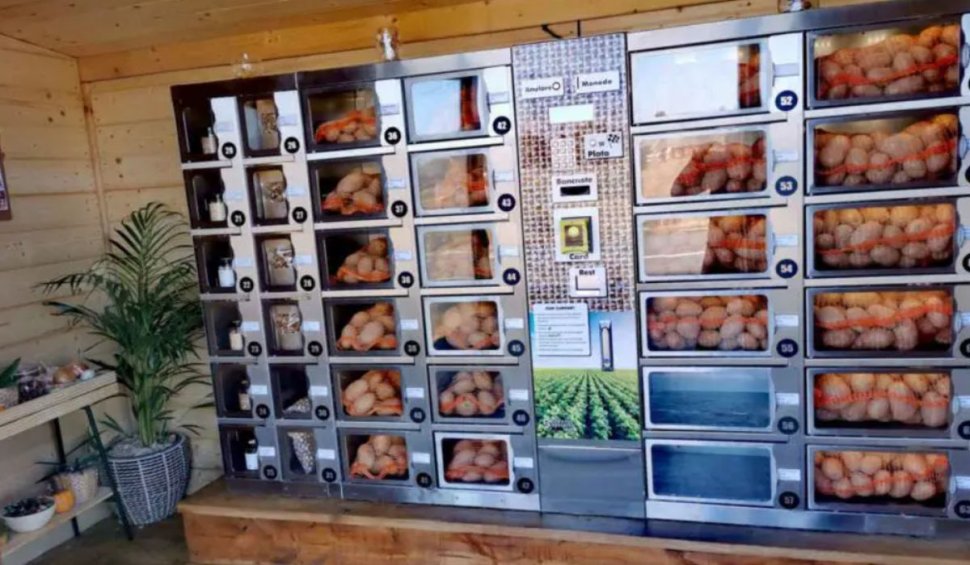 Locul din România în care a fost deschis primul automat de cartofi. Un fermier şi-a pus aparatul lângă casă