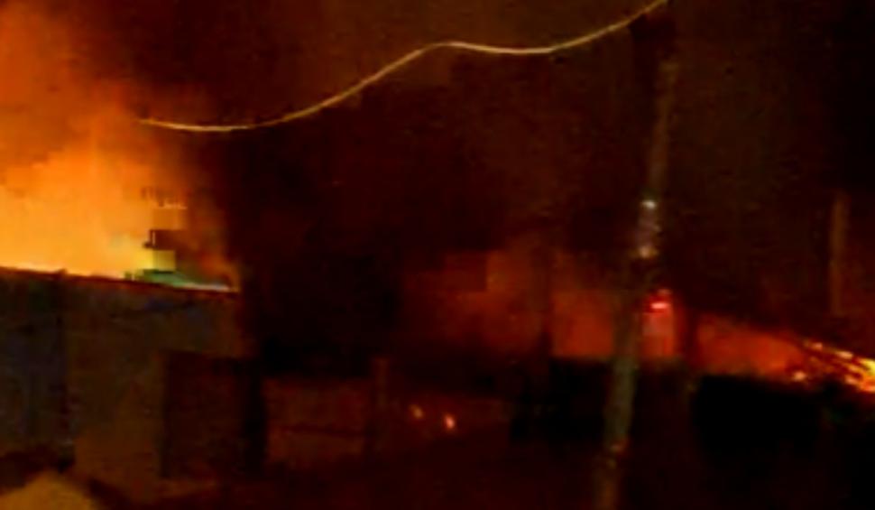 Incendiu puternic la un restaurant cunoscut din Piteşti | 48 de persoane au fost evacuate 884766