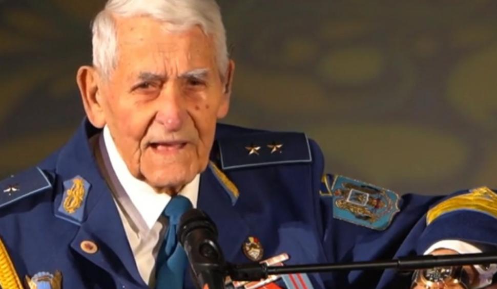 "Mă simt ca la 45 de ani" | Secretul longevităţii, dezvăluit de veteranul de război şi scriitorul Radu Theodoru, la 100 de ani 884749