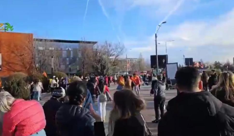 Alertă de incendiu la un mall din Sectorul 4, Bucureşti | Zeci de persoane au fost evacuate 884910