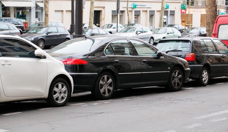 Capitala europeană unde taxa de parcare se va tripla, pentru o anumită categorie de mașini. Ce preț vor plăti șoferii pe oră