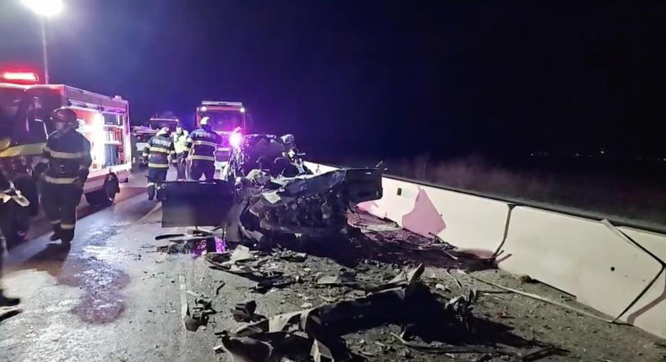 Două persoane au murit într-un accident rutier între un autoturism și un TIR, la Constanța  885194
