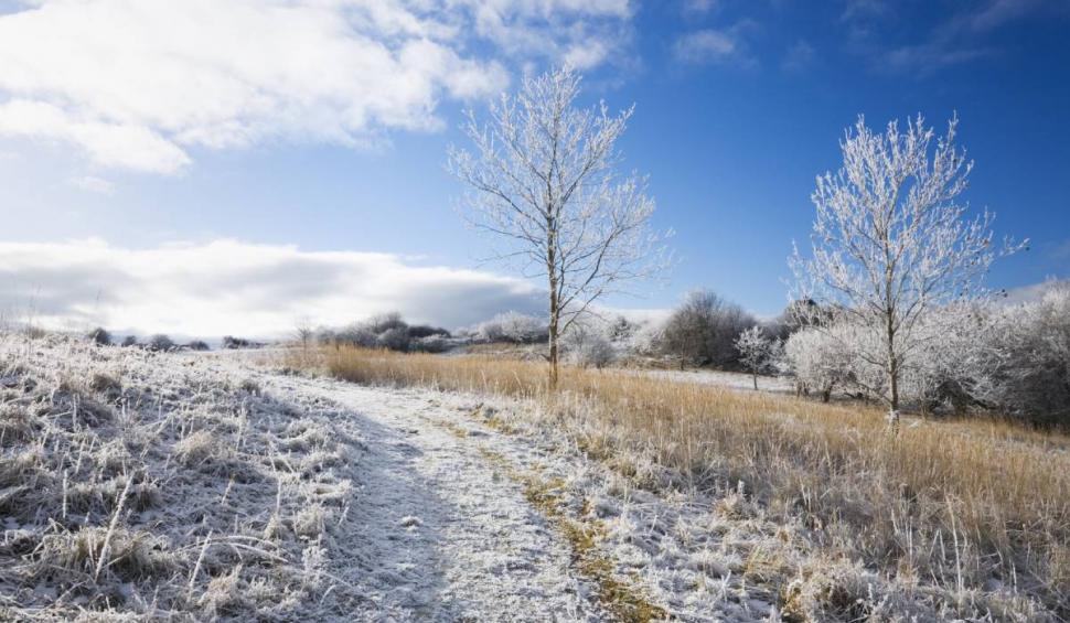 Meteorologii Accuweather au modificat prognoza. Ninge la primăvară, în România 885186