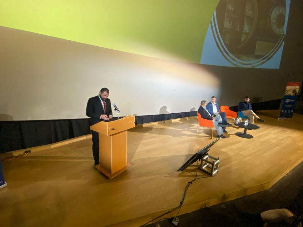 Opţiunile guvernelor, între interdicţii şi programe de sănătate 885302