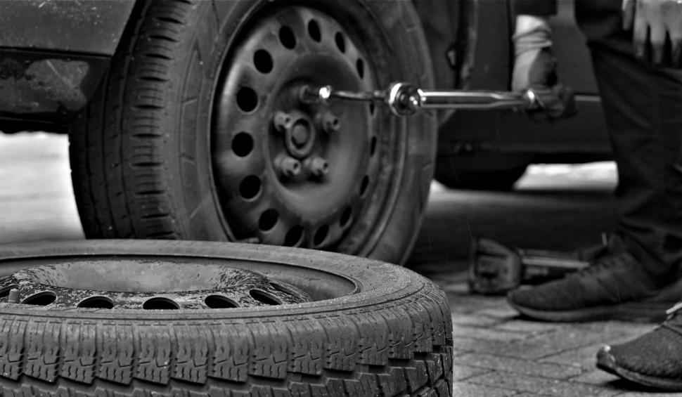 Oraşul din România unde se va deschide prima fabrică de cauciucuri auto din lume fără emisii de CO2. Se caută sute de angajaţi 885406