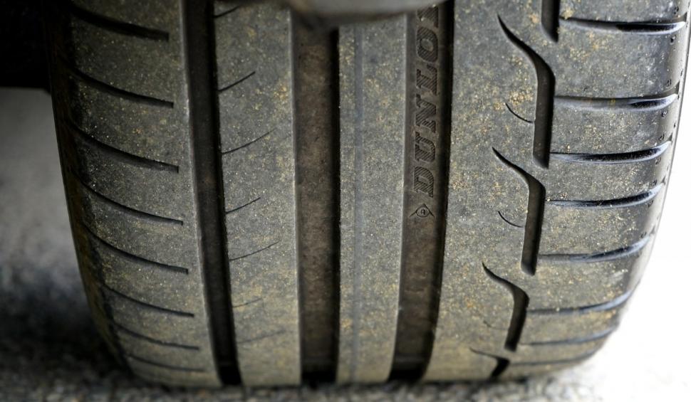 Oraşul din România unde se va deschide prima fabrică de cauciucuri auto din lume fără emisii de CO2. Se caută sute de angajaţi 885408