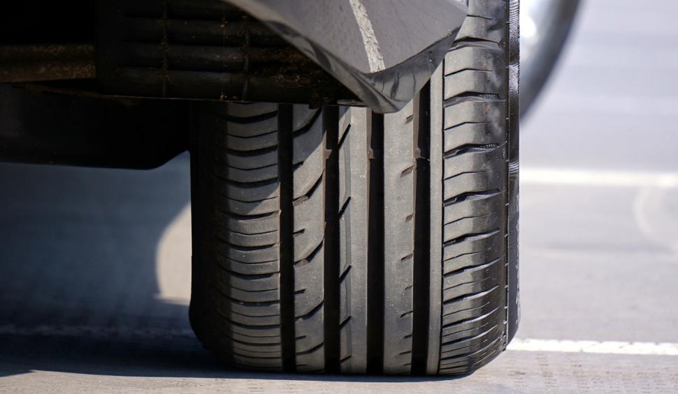 Oraşul din România unde se va deschide prima fabrică de cauciucuri auto din lume fără emisii de CO2. Se caută sute de angajaţi 885409