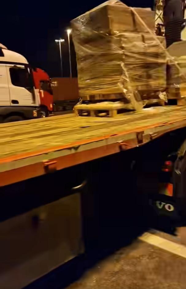 Transportul vieții pentru un șofer de TIR român: O cutie de 30 de milioane de euro. Ce se află înăuntru  885505