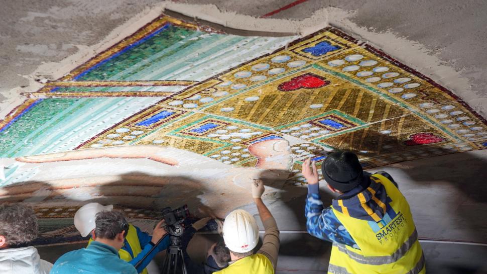 Catedrala Mântuirii Neamului va avea o icoană de peste 150 de metri pătrați, în turla principală. Asamblarea mozaicului a durat 6 luni 885385