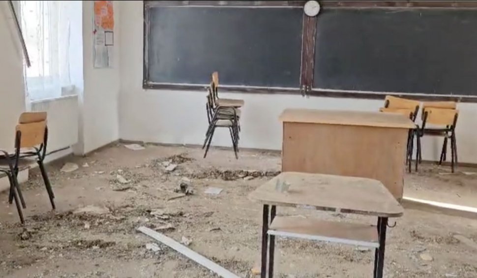 Directorul școlii din Alămor: Porumbeii au găurit tavanul care s-a prăbuşit peste elevi