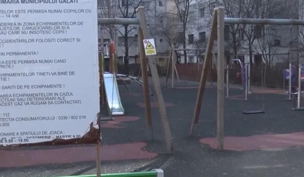 Loc de joacă din Galaţi, construit între blocuri, desfiinţat din cauza copiilor care fac gălăgie 885665