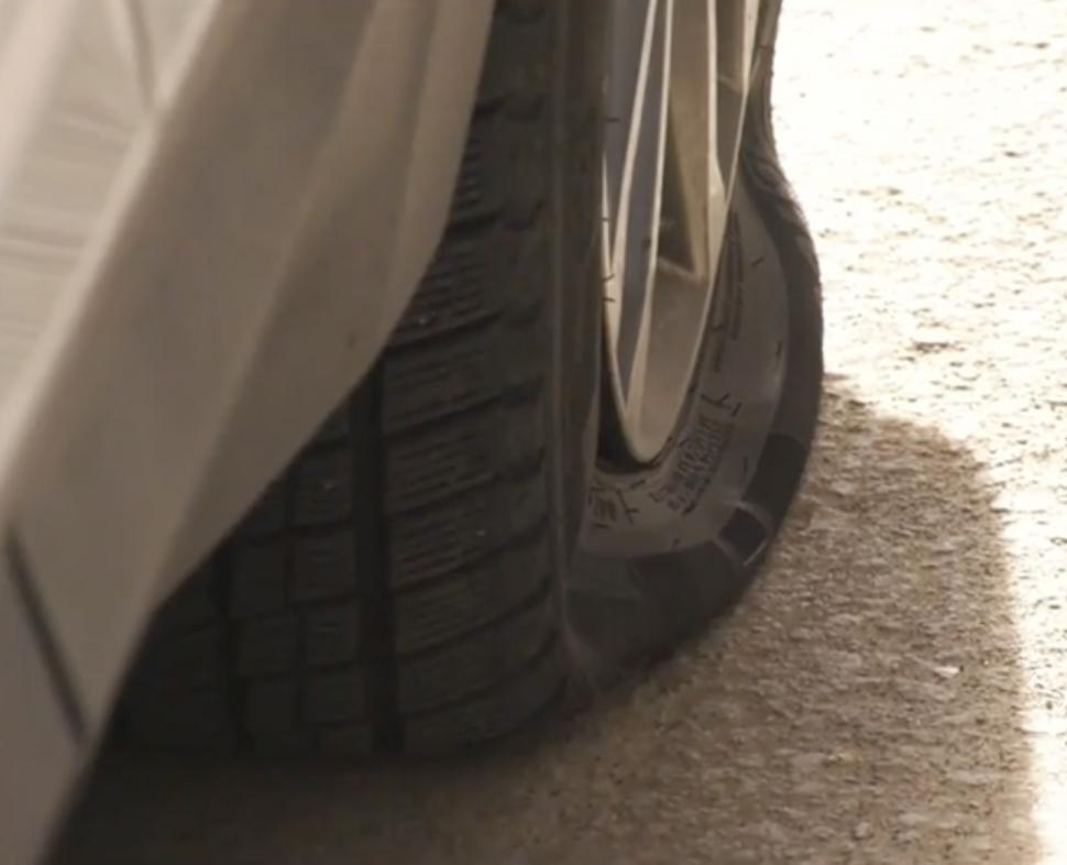 Mașini vandalizate în Constanța, în cartierul politicienilor | ”Ești furios, dar nu o lua personal”. Mesajul lăsat în parbrizul autoturismelor 885742