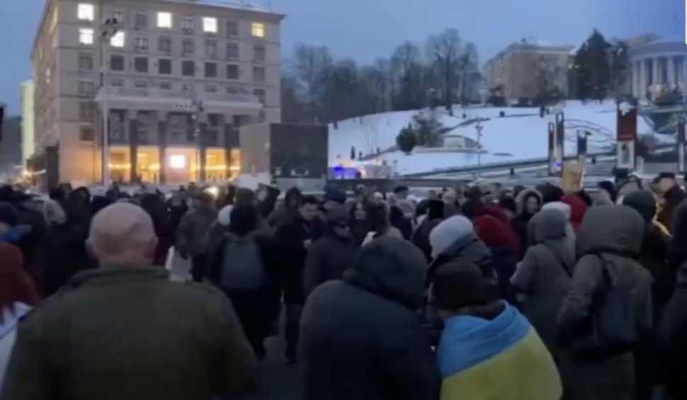 Protest în Kiev. Oamenii cer demisia lui Volodimir Zelenski, după ce acesta l-a înlăturat pe Valeri Zalujnîi