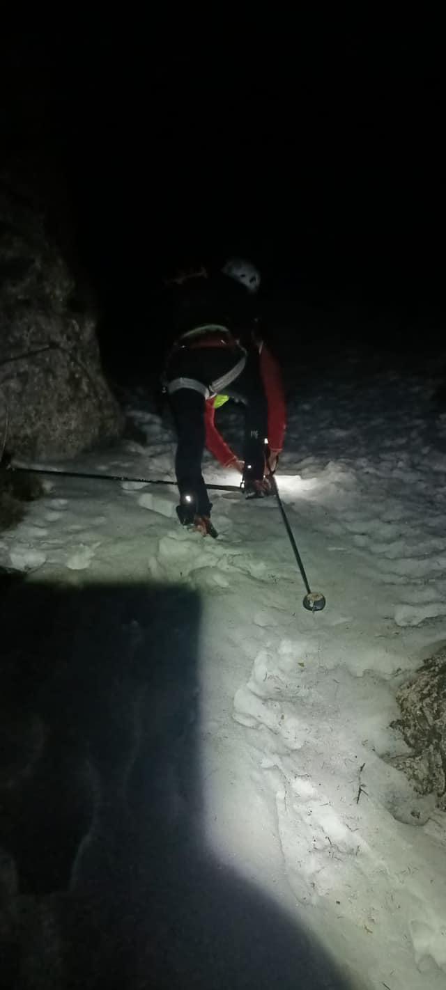 O studentă rătăcită în Munţii Piatra Craiului a crezut că a murit şi a ajuns în Rai când salvamontiştii au ajuns la ea 885706