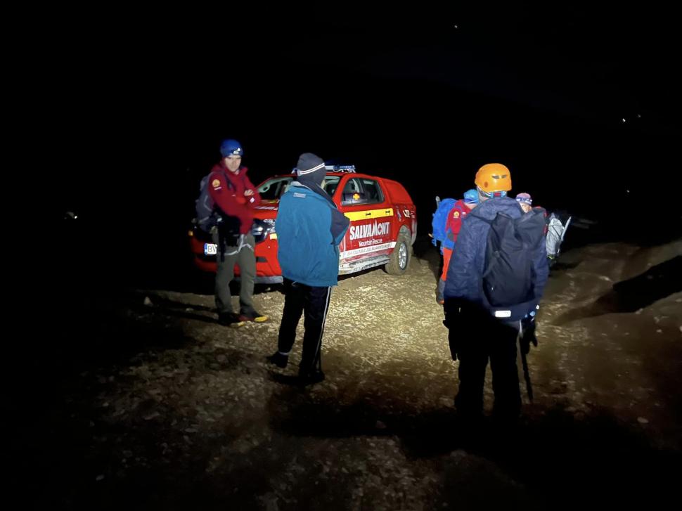 O studentă rătăcită în Munţii Piatra Craiului a crezut că a murit şi a ajuns în Rai când salvamontiştii au ajuns la ea 885708