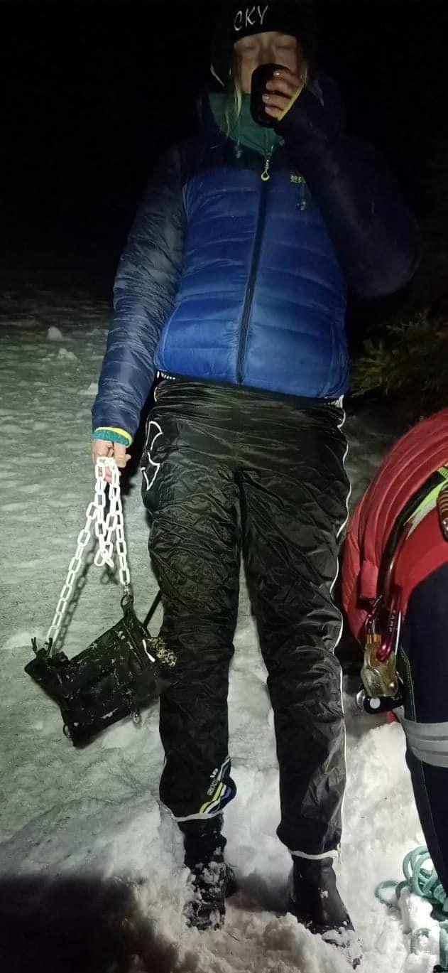 O studentă rătăcită în Munţii Piatra Craiului a crezut că a murit şi a ajuns în Rai când salvamontiştii au ajuns la ea 885713