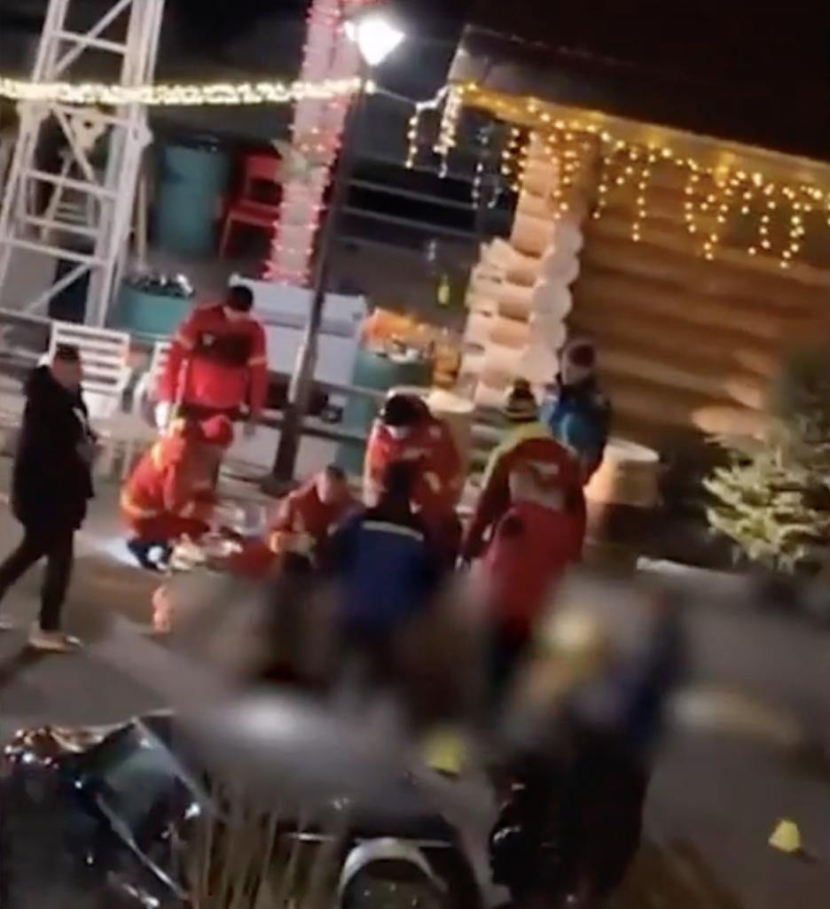 Alex Velea, surprins cum se distra cu suspecții, înainte de crima de la petrecerea din Padina. La eveniment erau și Antonia cu Alina Eremia 885939