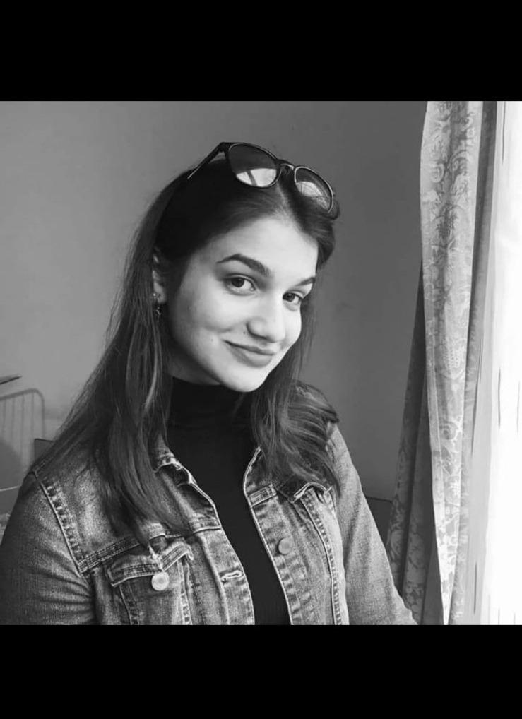 Ea este Georgiana, tânăra găsită moartă în curtea fostei Întreprinderi de Prelucrare a Lemnului din Satu Mare | "Dragul meu copil, nu am putut să-mi iau rămas bun de la tine" 885918