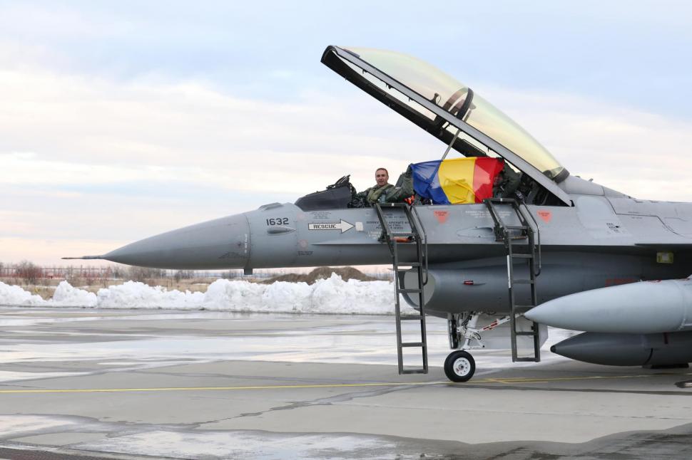 Baza 86 Aeriană Borcea face recrutări. Condițiile cerute pentru a deveni militar în cadrul Forțelor Aeriene Române 886055