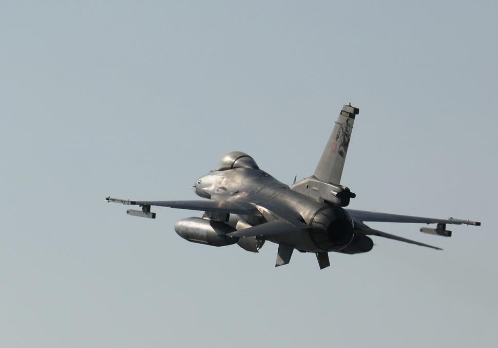 Baza 86 Aeriană Borcea face recrutări. Condițiile cerute pentru a deveni militar în cadrul Forțelor Aeriene Române 886056