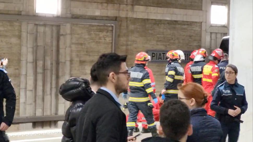 Circulație blocată la metrou în București, după ce o persoană a murit pe șinele de tren, la stația Unirii 886046