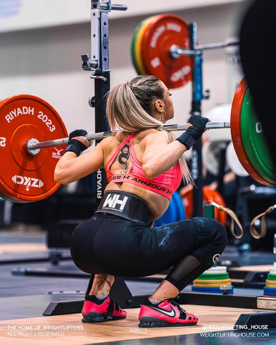 Mihaela Cambei, performanță de excepție la Europenele de Haltere. Sportiva româncă a cucerit trei medalii de aur și două recorduri continentale 886167