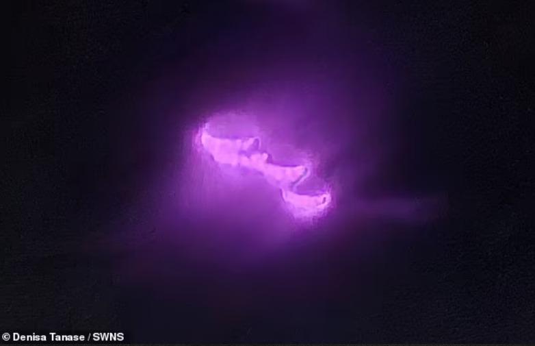 Extratereștrilor le place Barbie! OZN-ul roz, filmat de o stewardesă româncă deasupra Poloniei: ”Nu am văzut niciodată așa ceva!” 886149